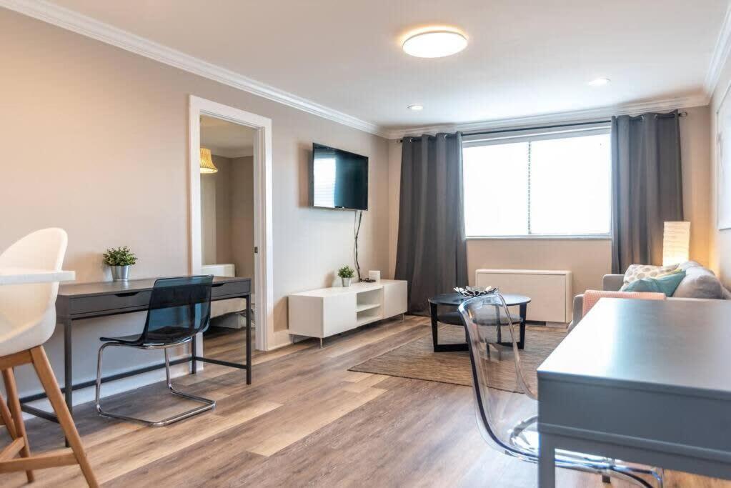 Ferienhaus Downtown 18th Fl! View& Onsite Parking Lm1807 *